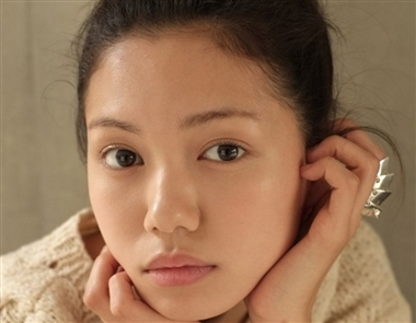 二階堂ふみのすっぴんが可愛いけど鼻が残念 スタイル維持法とは Mayukiの俳優専門ブログ